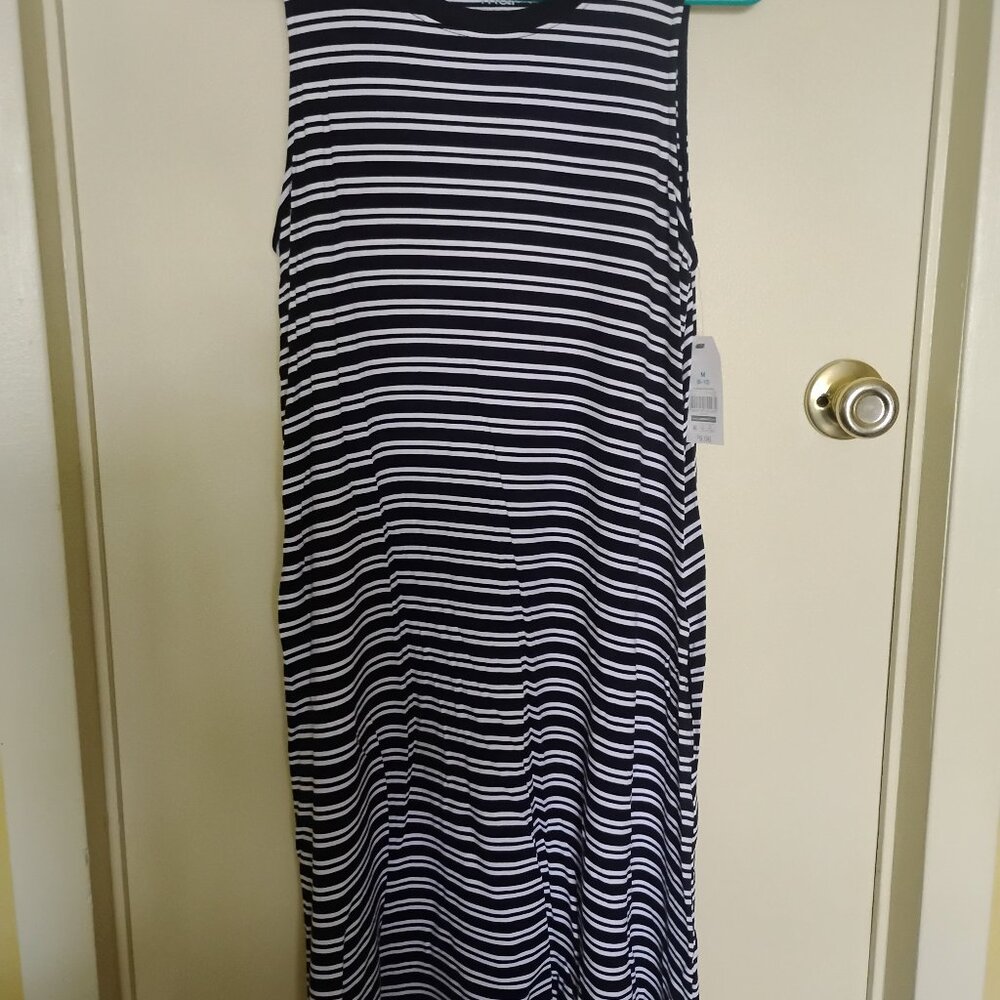Black & White Sleeveless Knit Dress